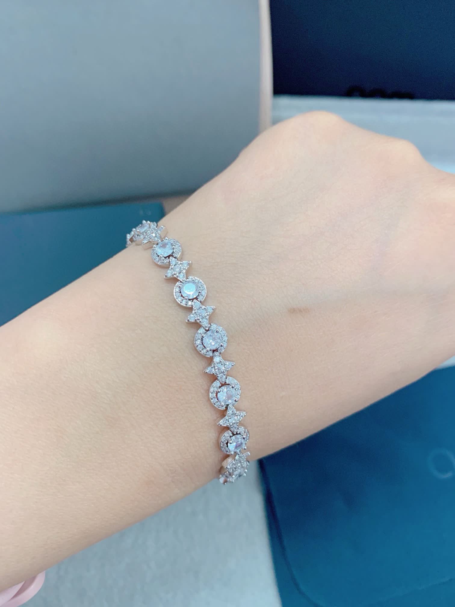 APM Monaco Elegant Diamond Bracelet